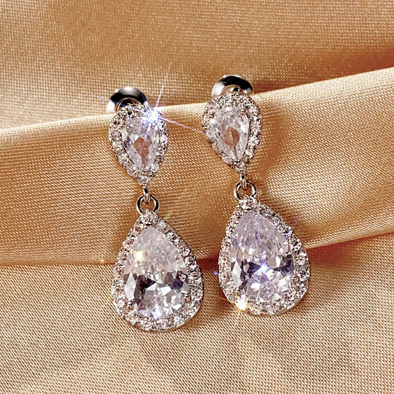 Charming Earring for Any Occasion