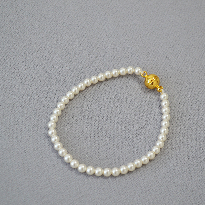 Classic Pearl Necklace with Timeless Appeal