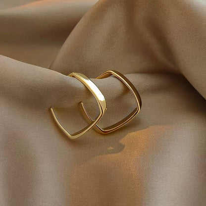 Beautiful Gold Earring with Unique Style
