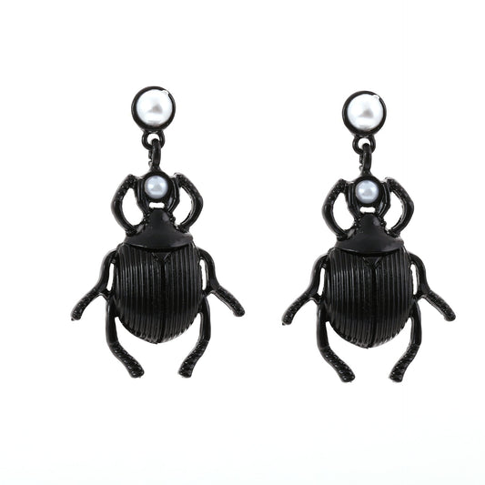 Charming Gold Earring for Any Occasion