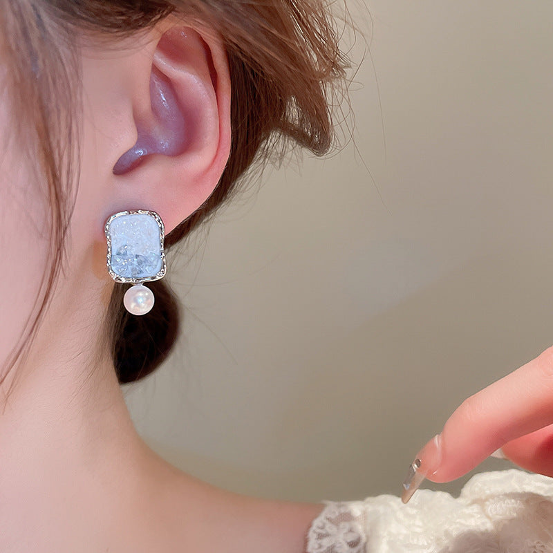 Charming Pearl Earring for Any Occasion