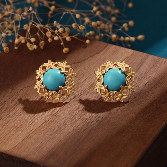 Charming Gold Earring for Any Occasion