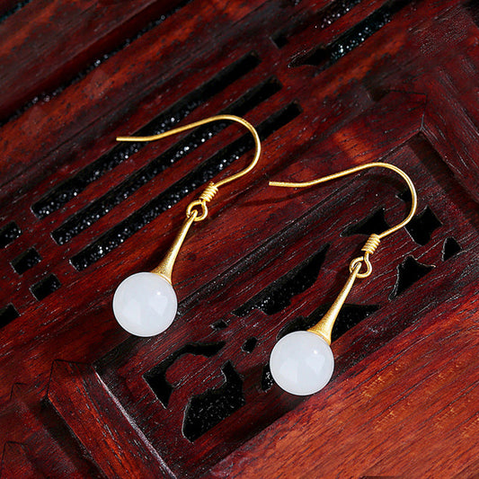 Classic Gold Earring with Timeless Appeal