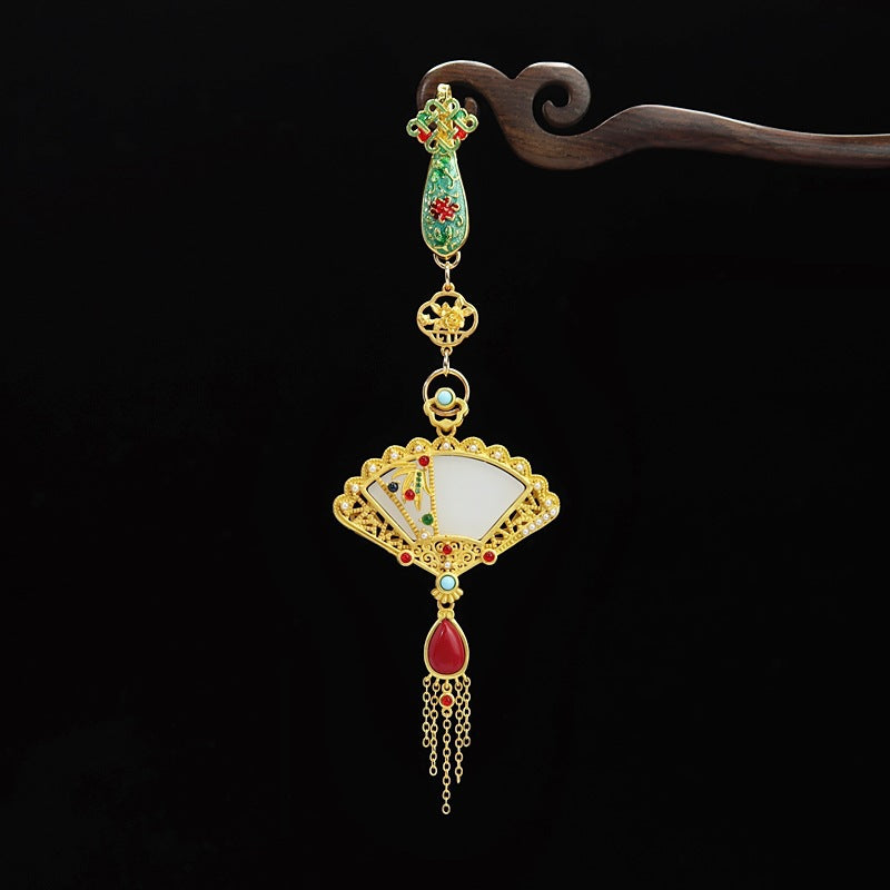 Beautiful Gold Pendant with Unique Style