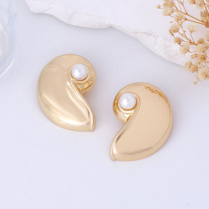 Stunning Pearl Earring for Daily Wear
