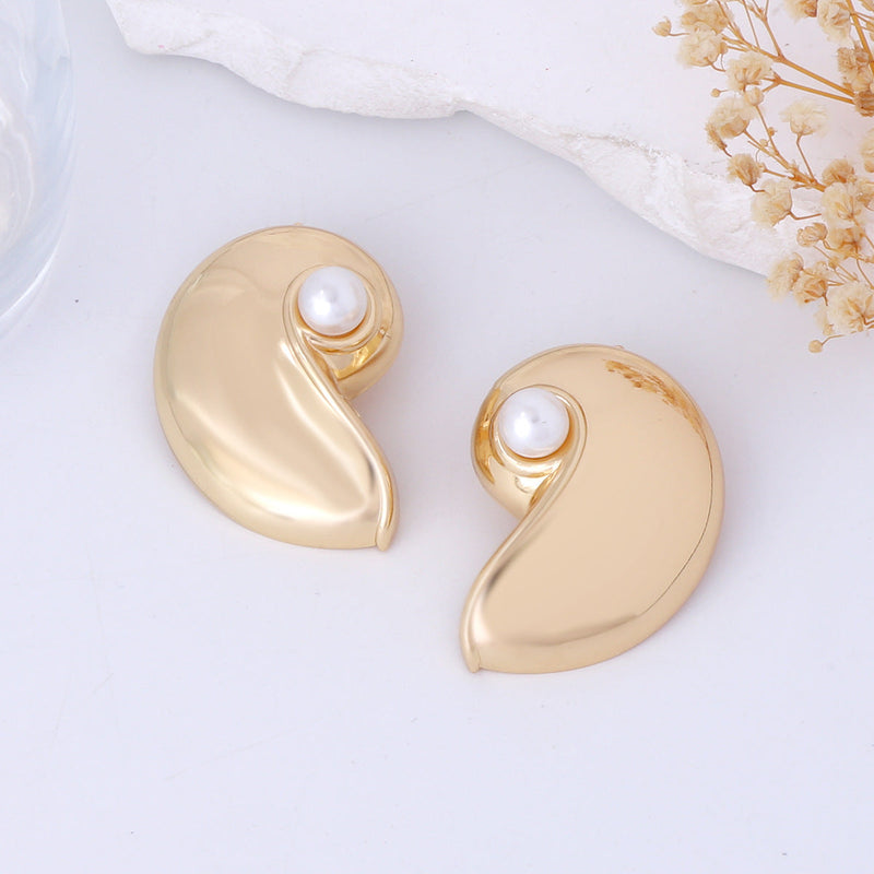 Stunning Pearl Earring for Daily Wear