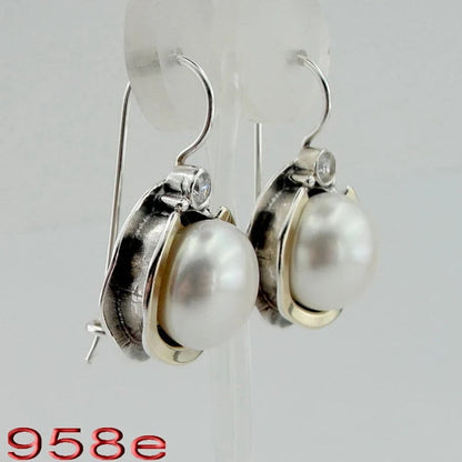 Charming Pearl Earring for Any Occasion