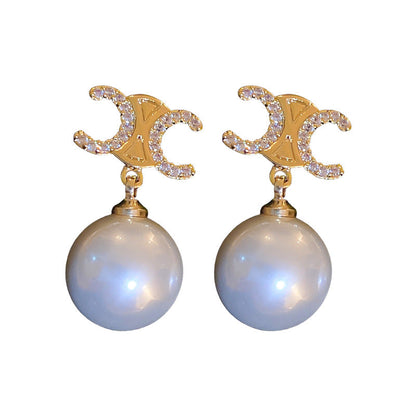 Beautiful Pearl Earring with Unique Style
