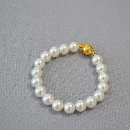 Classic Pearl Necklace with Timeless Appeal