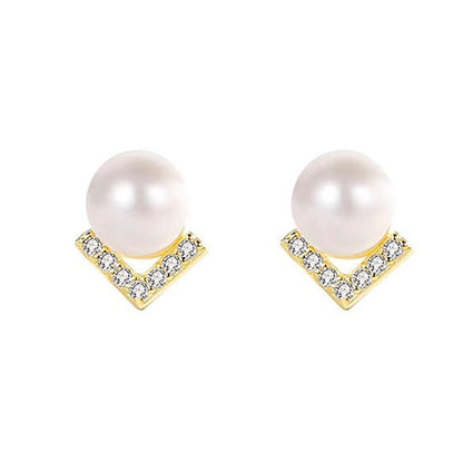 Charming Pearl Earring for Any Occasion