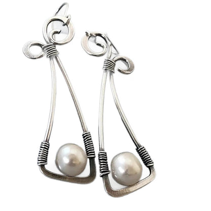 Beautiful Pearl Earring with Unique Style