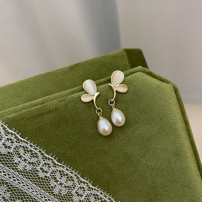 Stunning Pearl Earring for Daily Wear