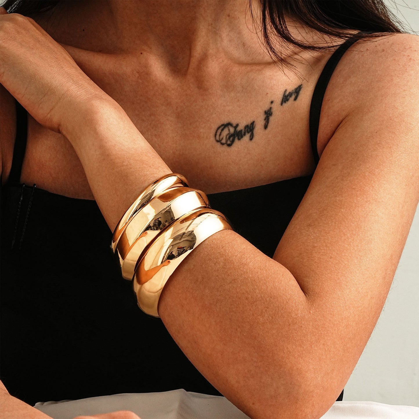 Classic Gold Bracelet with Timeless Appeal