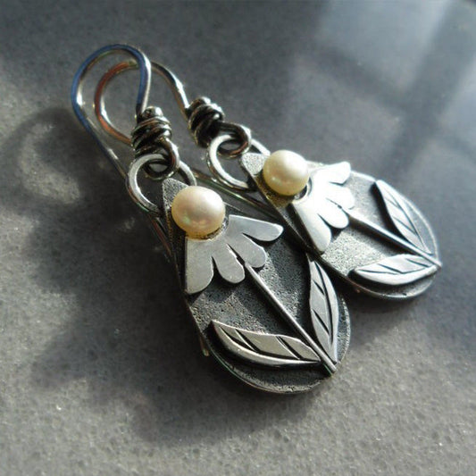 Classic Pearl Earring with Timeless Appeal