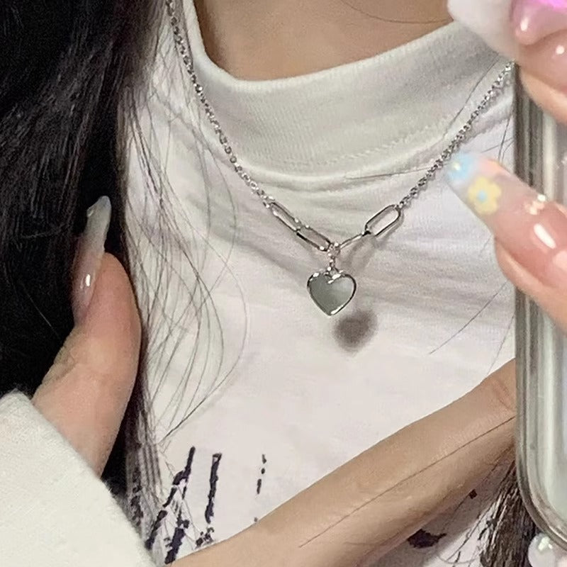 Classic Pearl Necklace with Timeless Appeal