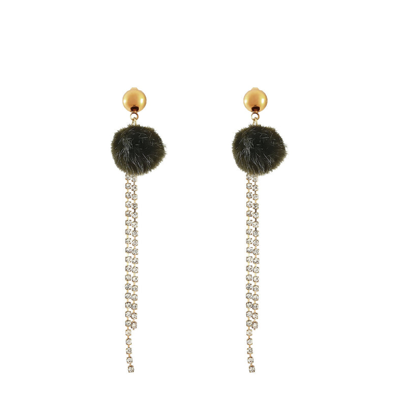 Classic Pearl Earring with Timeless Appeal