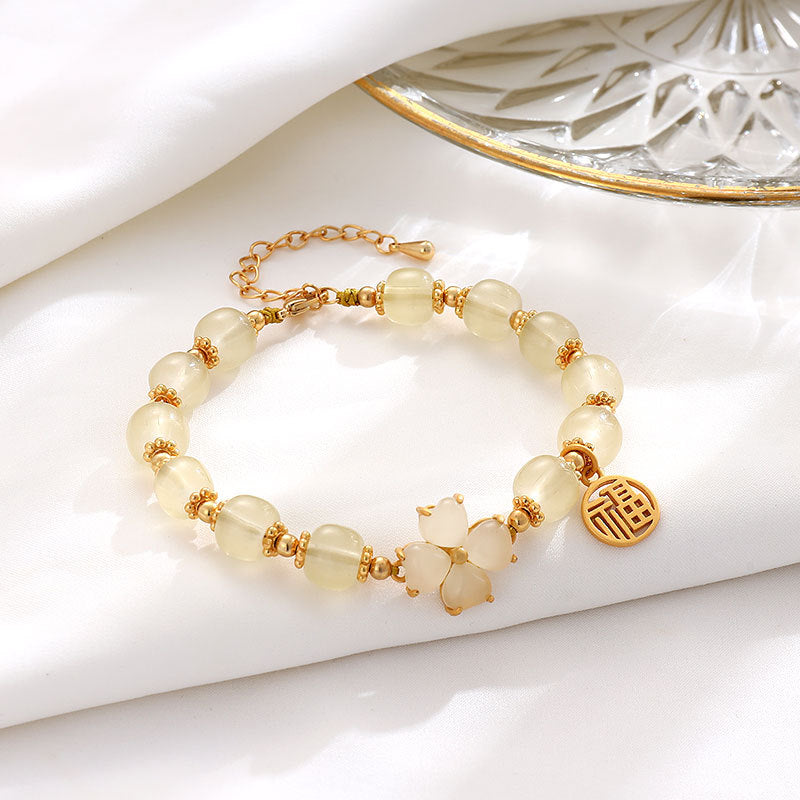 Classic Silver Bracelet with Timeless Appeal