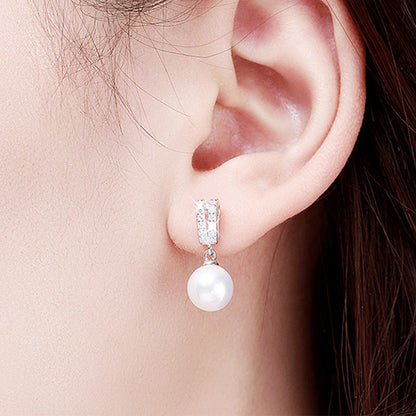 Classic Pearl Earring with Timeless Appeal