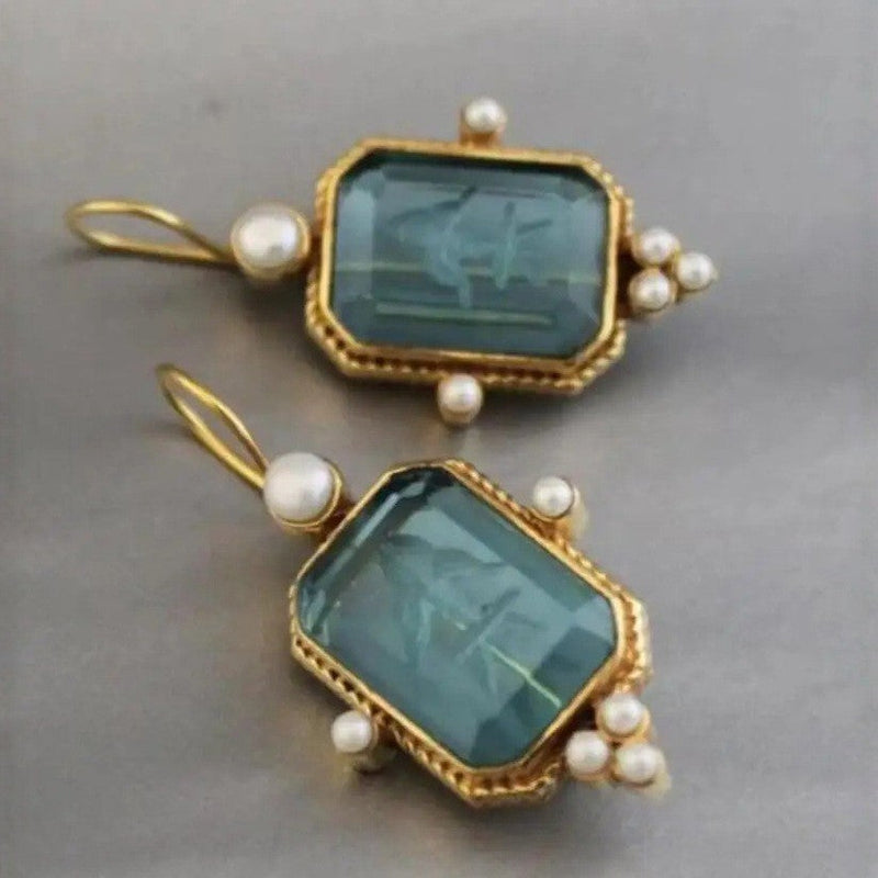 Classic Pearl Earring with Timeless Appeal