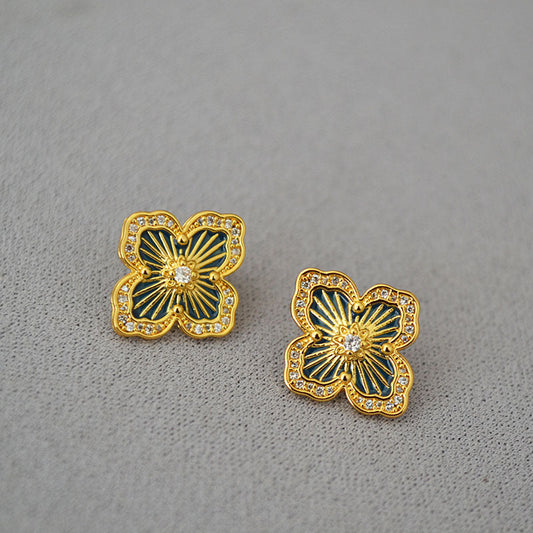 Elegant Gold Earring for Every Occasion