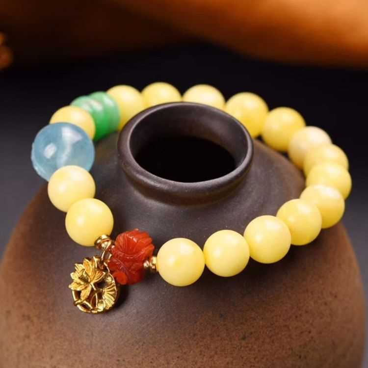 Stunning Gold Bracelet for Daily Wear