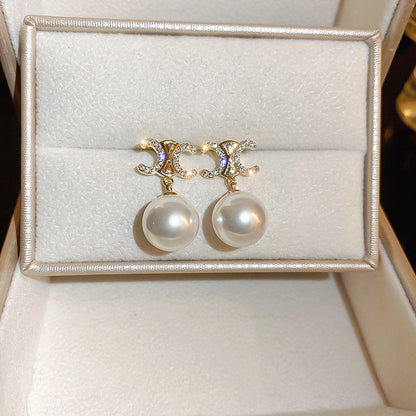 Beautiful Pearl Earring with Unique Style