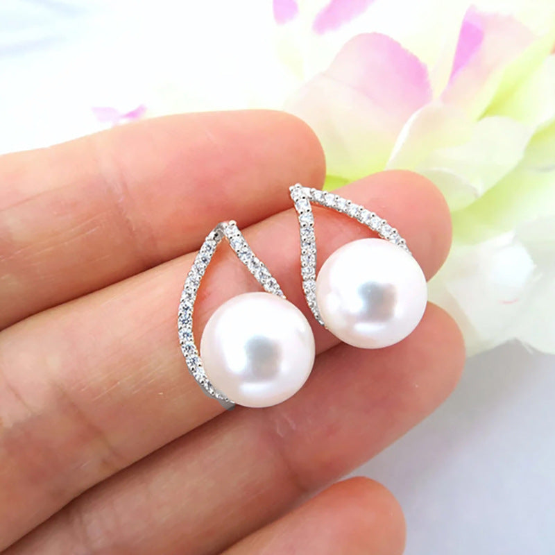 Delicate Artisan Pearl Earring