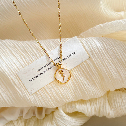 Romantic Gold Necklace for Special Moments