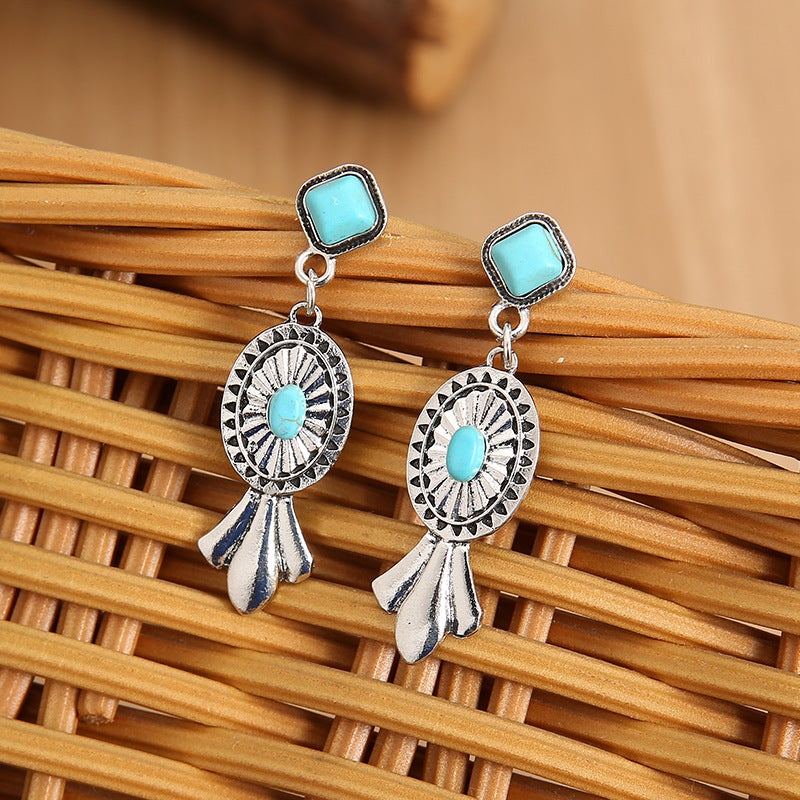 Charming Earring for Any Occasion