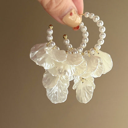 Beautiful Pearl Earring with Unique Style