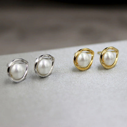 Charming Pearl Earring for Any Occasion