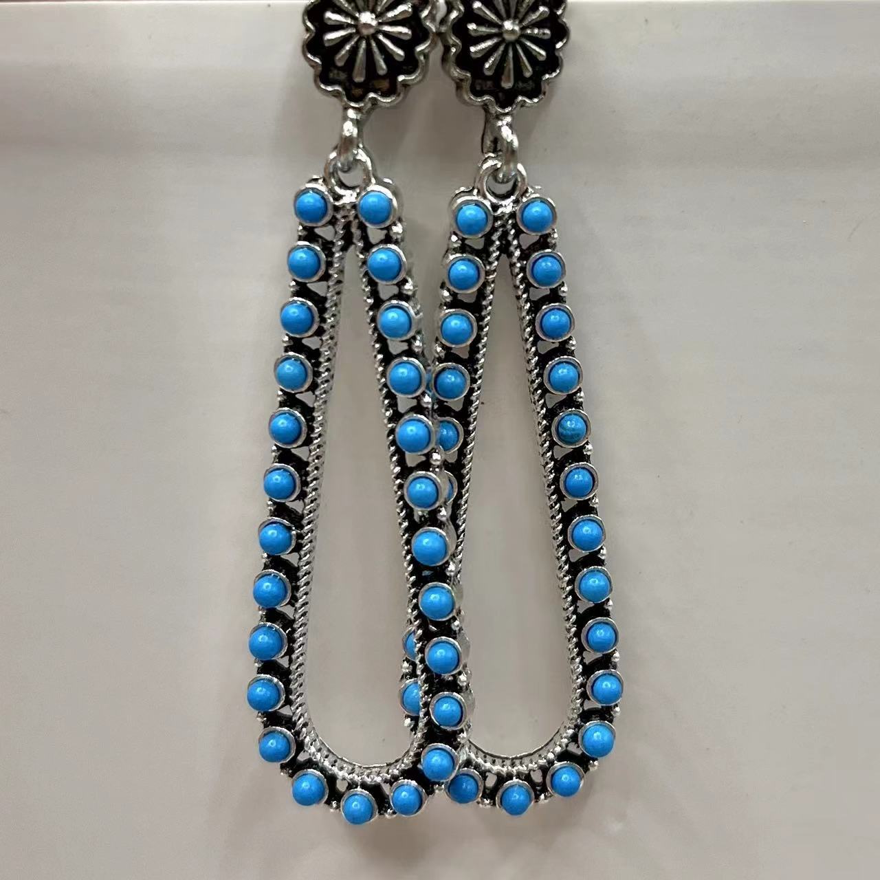Charming Earring for Any Occasion
