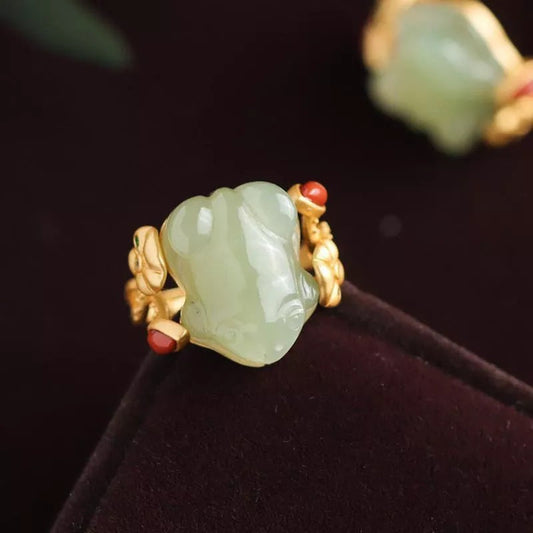 Charming Silver Ring for Any Occasion