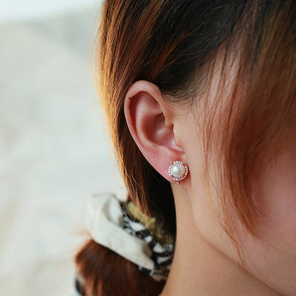Charming Pearl Earring for Any Occasion