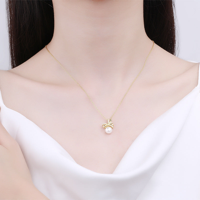 Beautiful Pearl Necklace with Unique Style