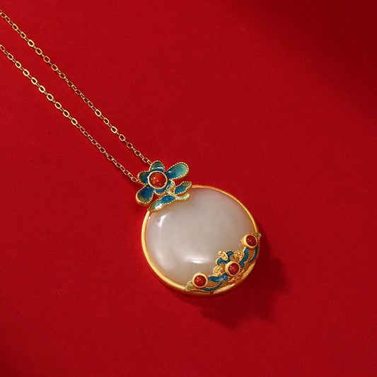 Romantic Silver Necklace for Special Moments