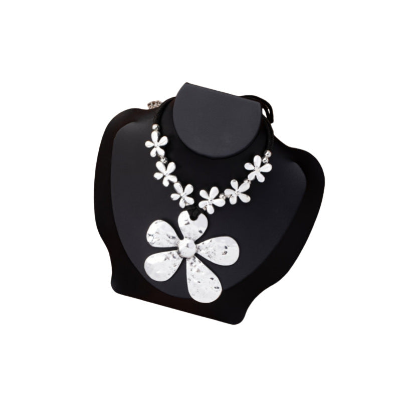 Classic Necklace with Timeless Appeal
