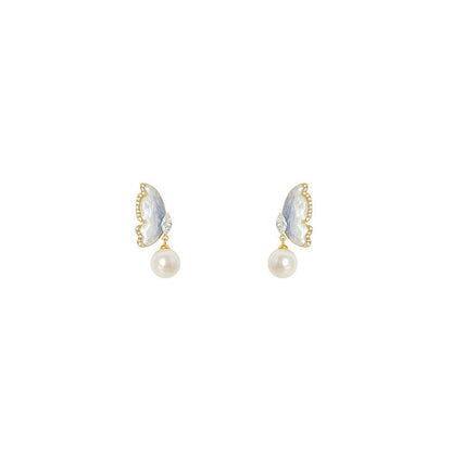 Beautiful Pearl Earring with Unique Style