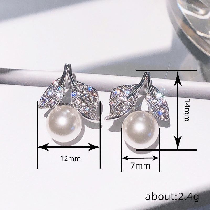 Beautiful Pearl Earring with Unique Style