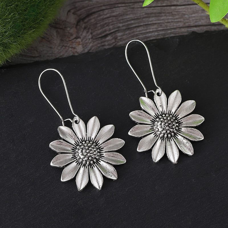 Beautiful Gold Earring with Unique Style