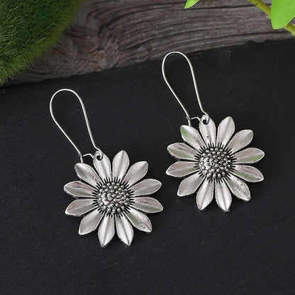 Beautiful Gold Earring with Unique Style