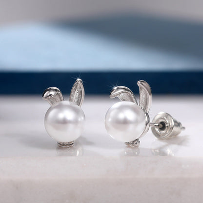 Classic Pearl Necklace with Timeless Appeal