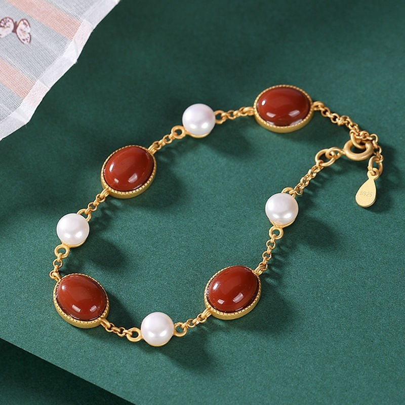 Charming Gold Bracelet for Any Occasion