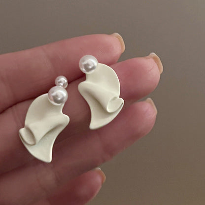 Stunning Pearl Earring for Daily Wear