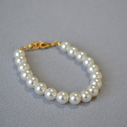 Classic Pearl Bracelet with Timeless Appeal