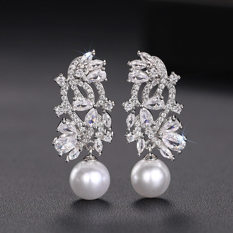 Classic Pearl Earring with Timeless Appeal