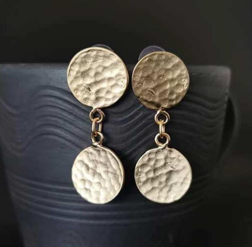 Charming Earring for Any Occasion