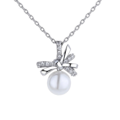 Beautiful Pearl Necklace with Unique Style