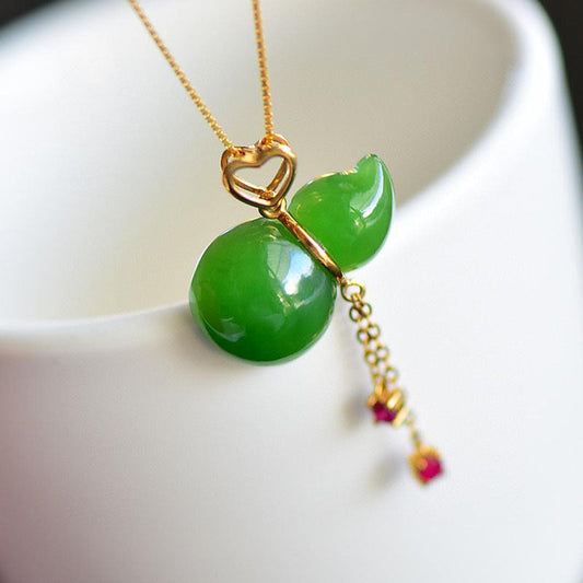 Classic Pendant with Timeless Appeal
