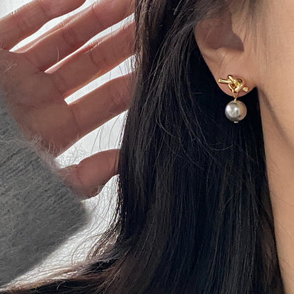 Charming Pearl Earring for Any Occasion